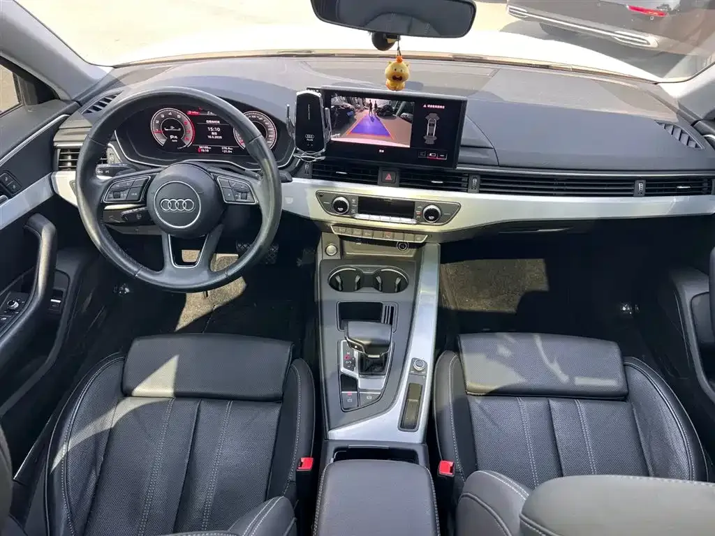 Audi A4L 2023 из CN, фото 2