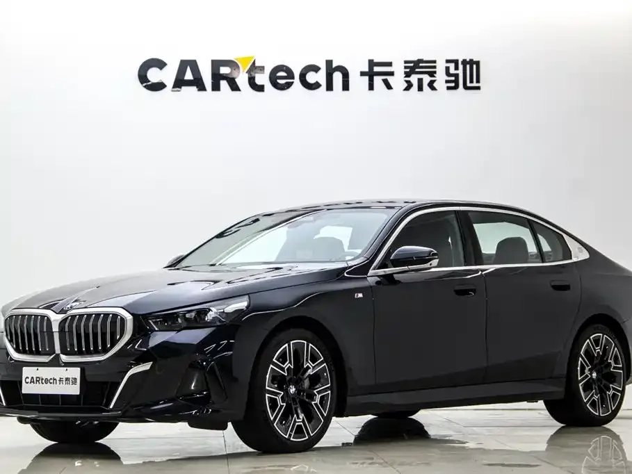 BMW 5 Series — фото 1