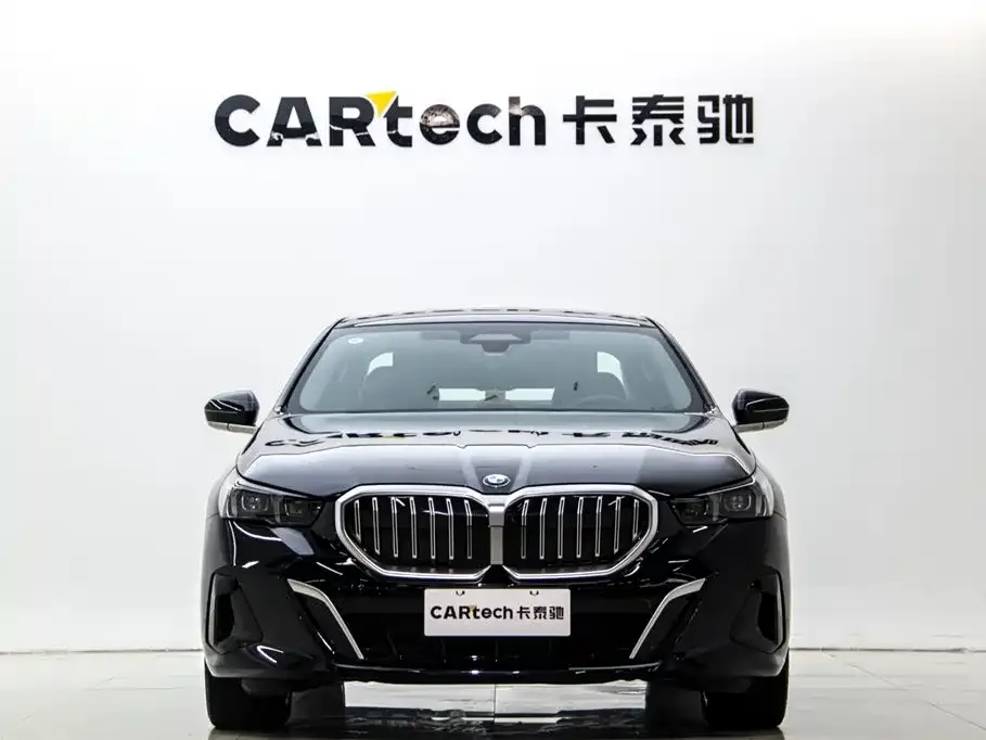 BMW 5 Series — фото 4