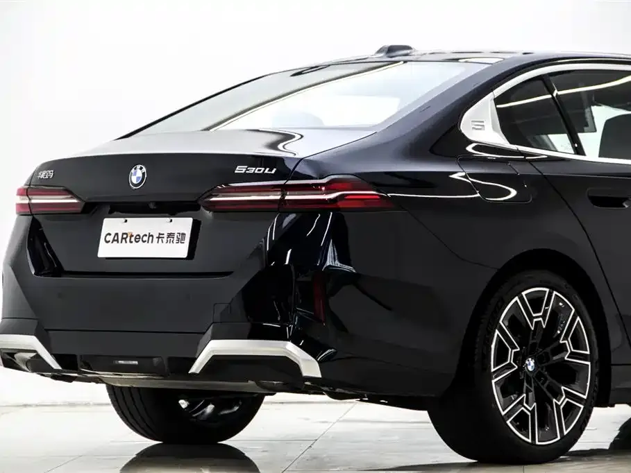 BMW 5 Series — фото 10
