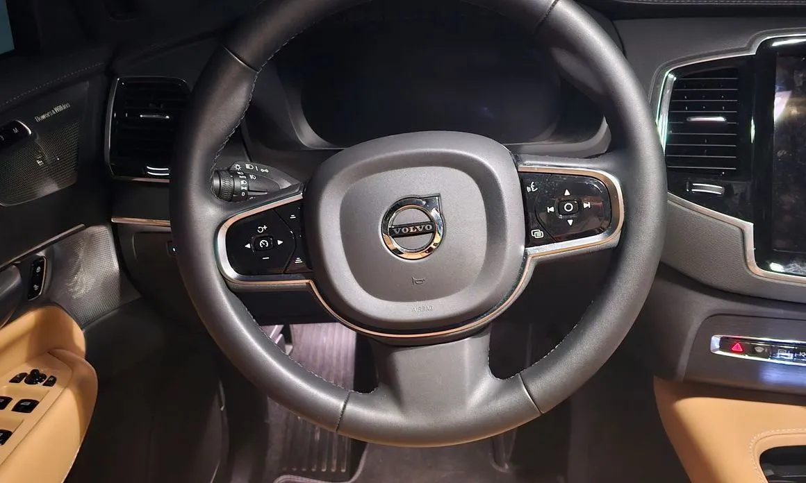 Volvo XC90 2024 из KR, фото 5