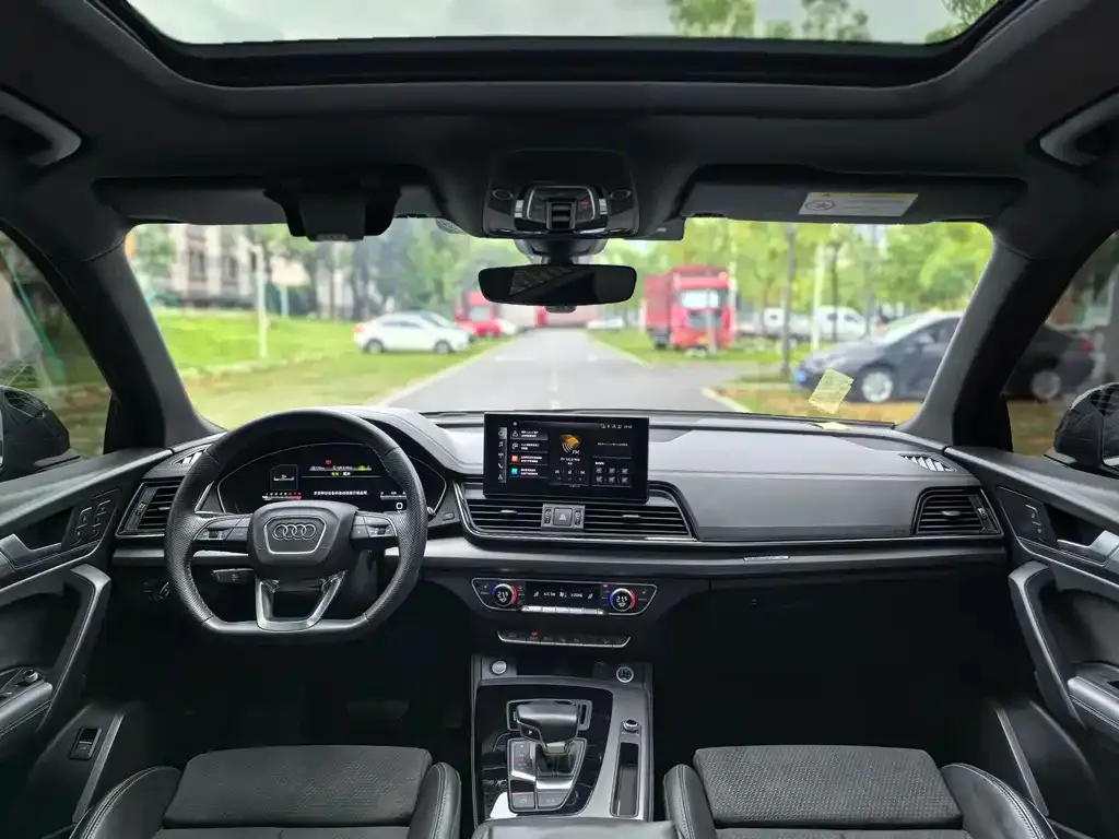 Audi Q5L Sportback 2022 из CN, фото 3