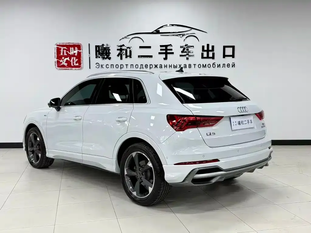 Audi Q3 — фото 10