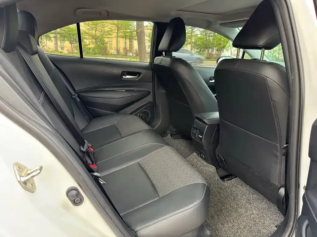 Toyota Corolla 2025 из CN, фото 9
