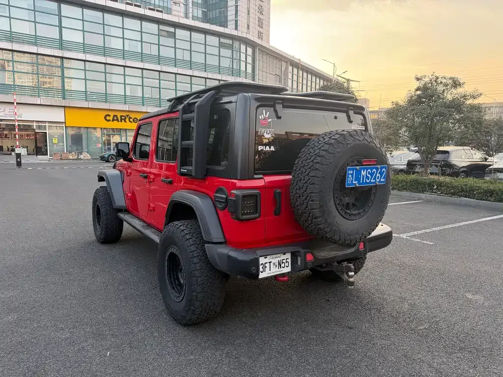 Jeep Wrangler — фото 7