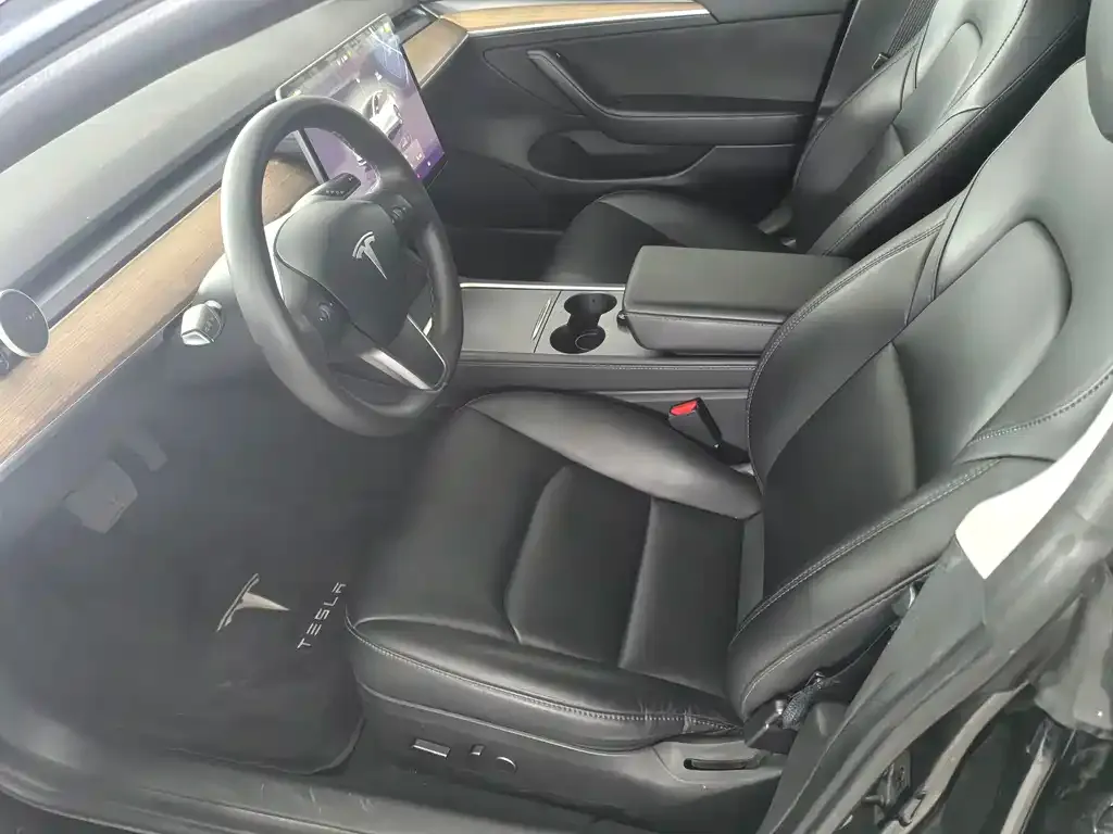 Tesla Model 3 — фото 3