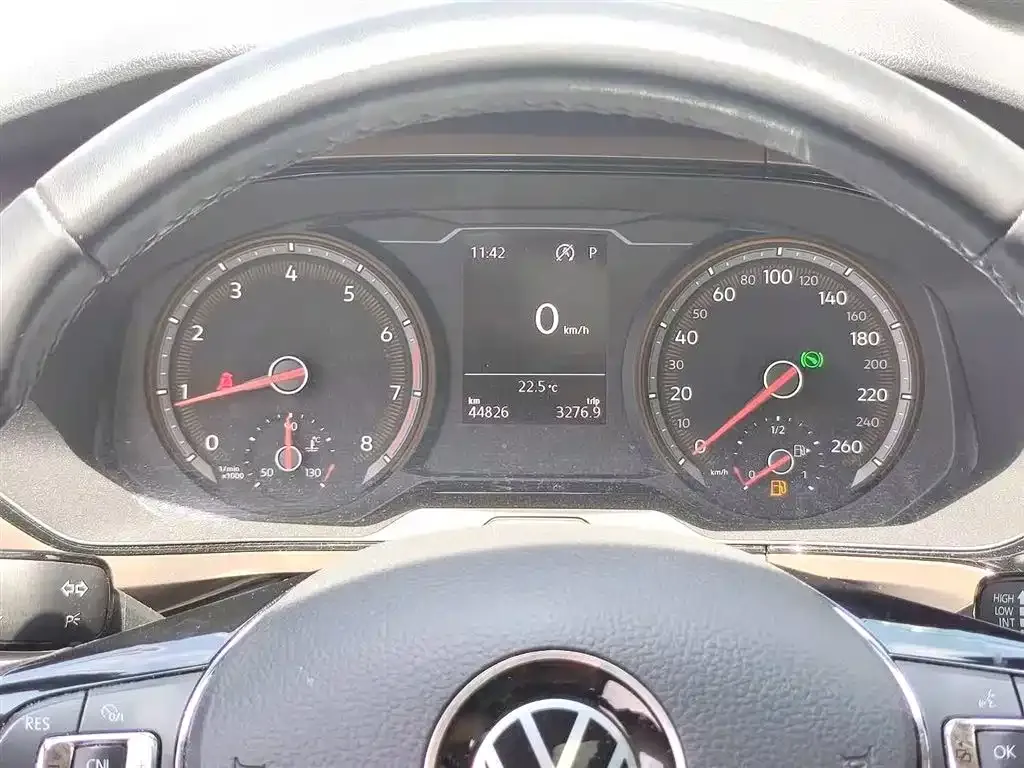 Volkswagen Tharu — фото 1