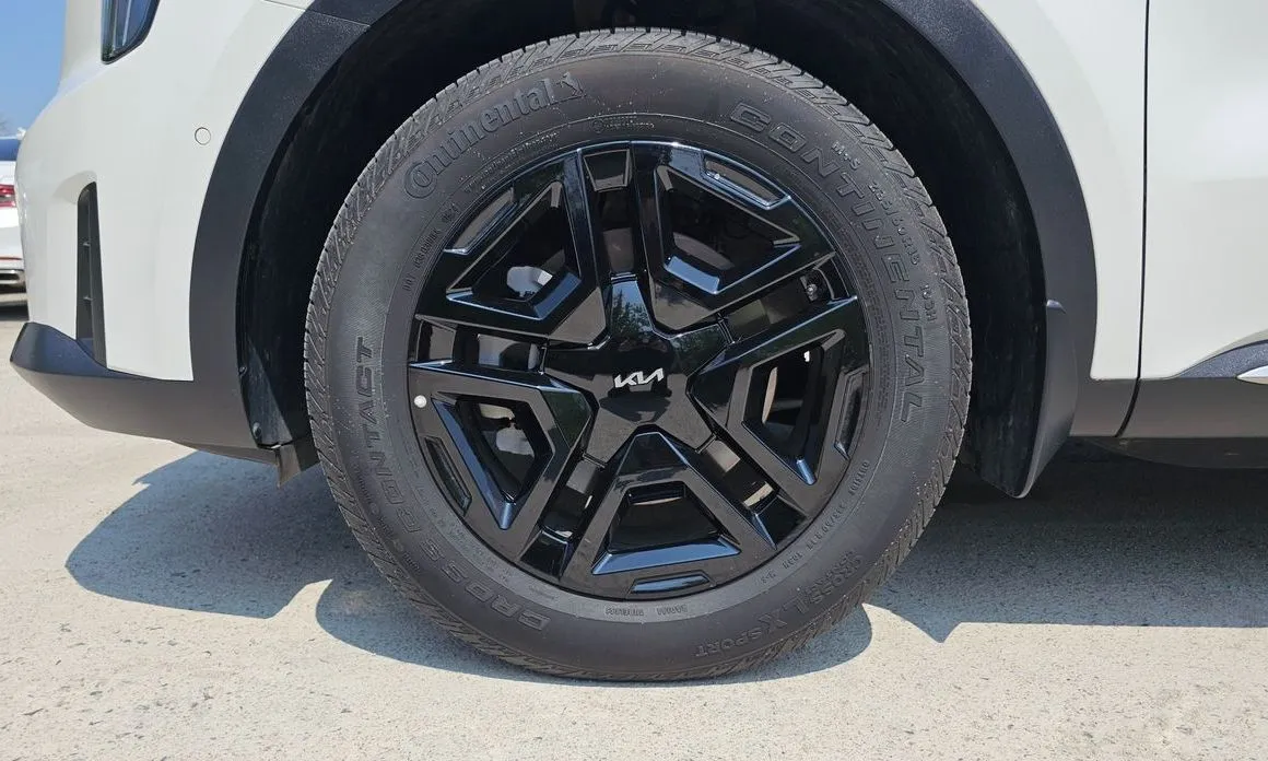 Kia Sorento — фото 4