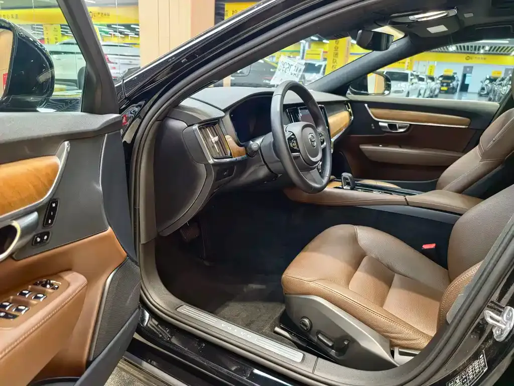 Volvo S90 — фото 10
