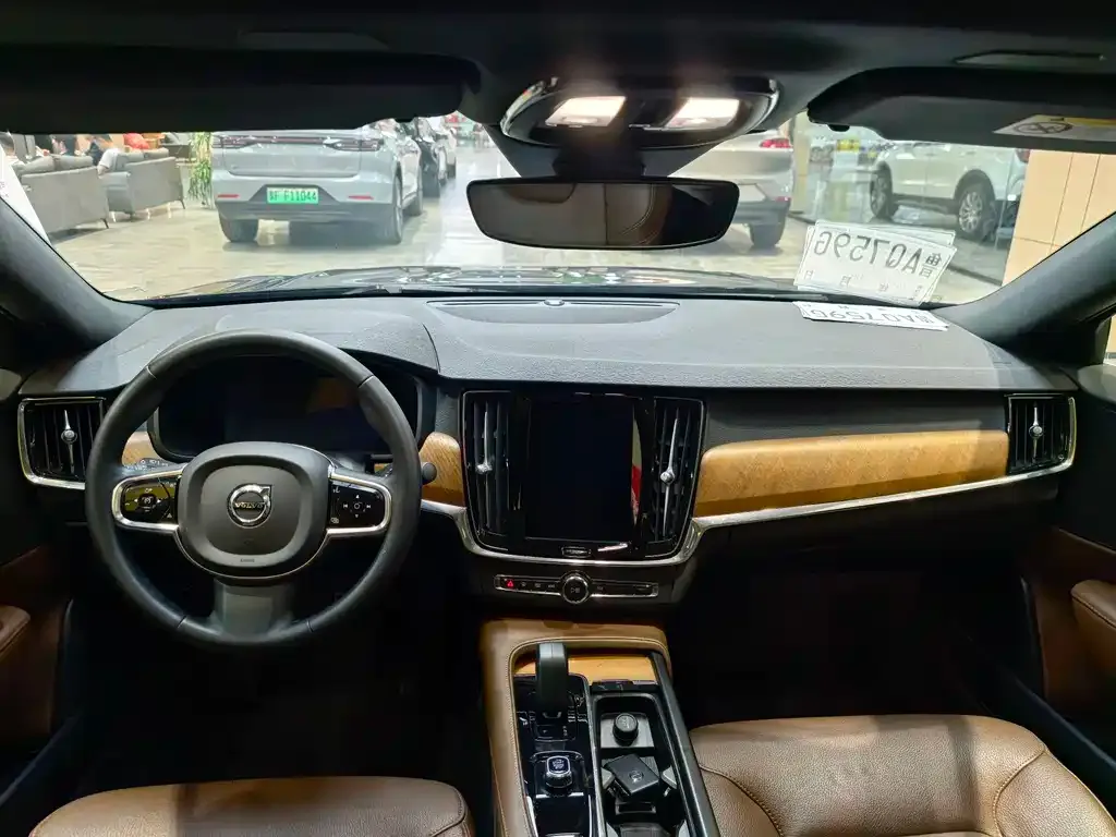 Volvo S90 — фото 9