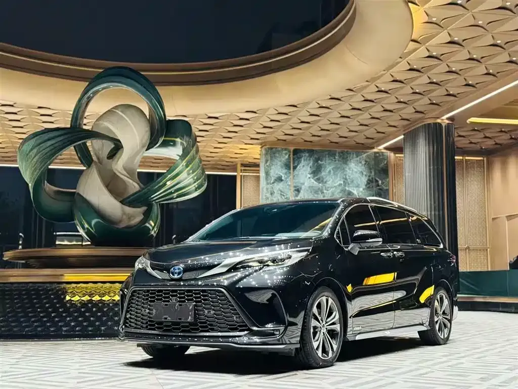 Toyota Granvia 2023 из CN, фото 1
