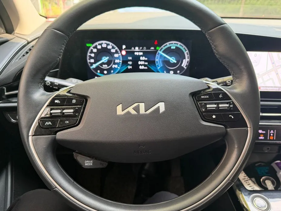 Kia Niro — фото 5