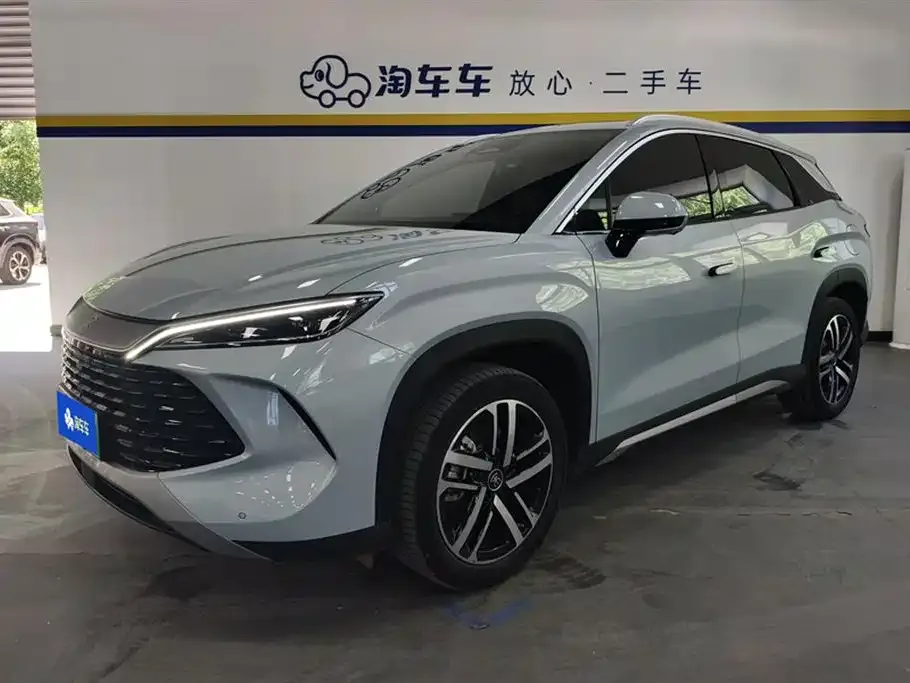 BYD L DM-i — фото 1