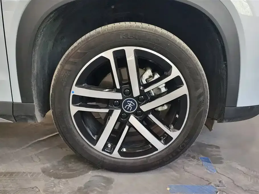 BYD L DM-i — фото 6