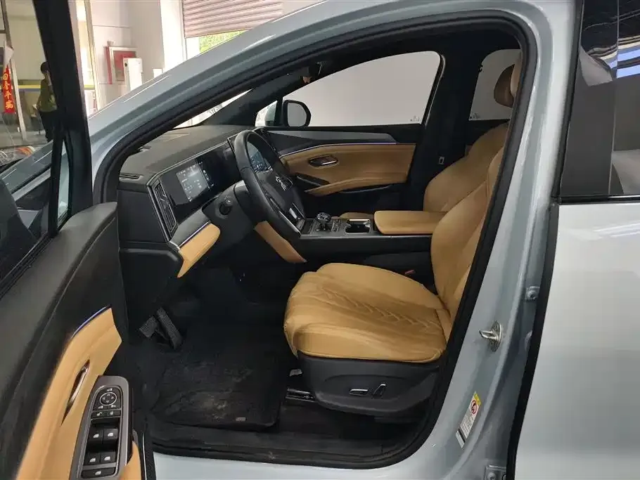 BYD L DM-i — фото 7