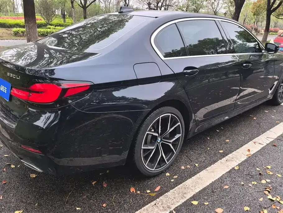 BMW 5 Series — фото 10