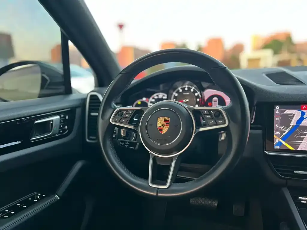 Porsche Cayenne — фото 4