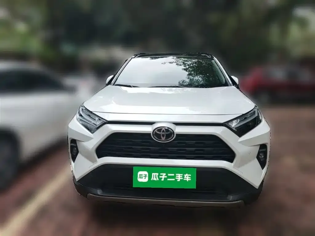 Toyota RAV4 — фото 5