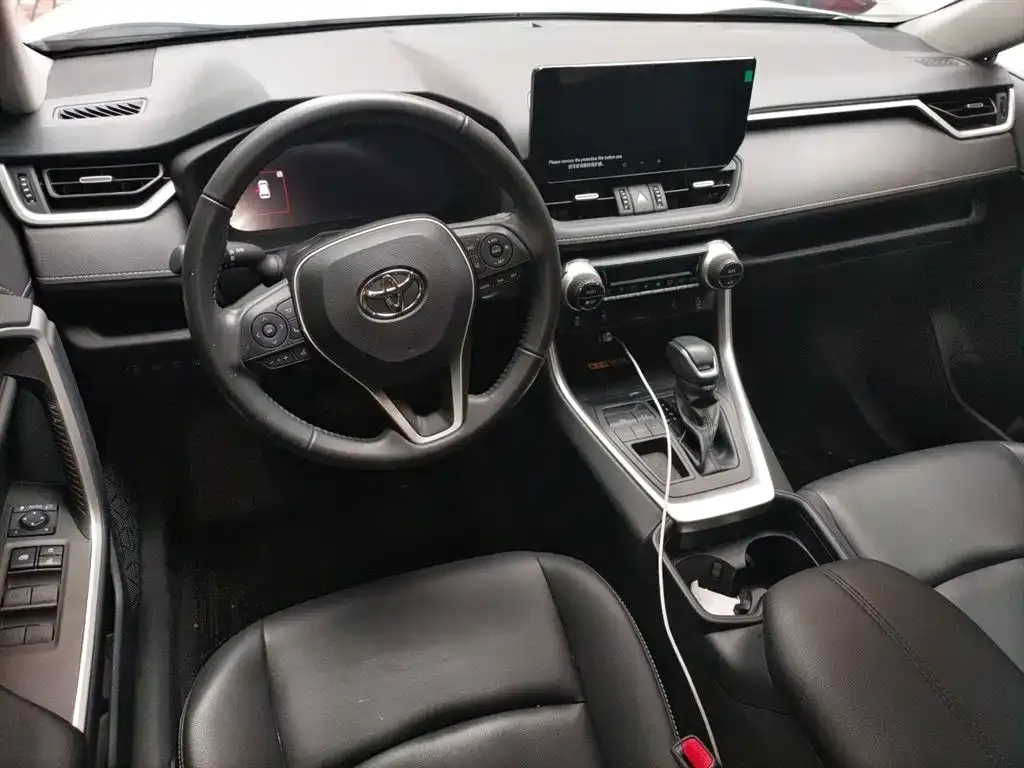 Toyota RAV4 — фото 10