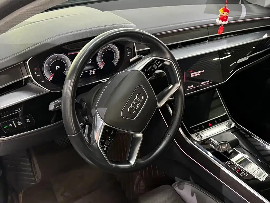 Audi A8 — фото 7