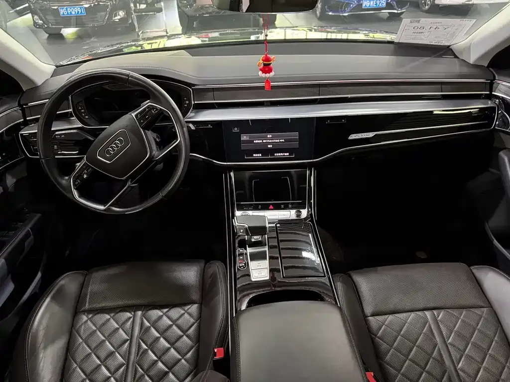 Audi A8 — фото 8
