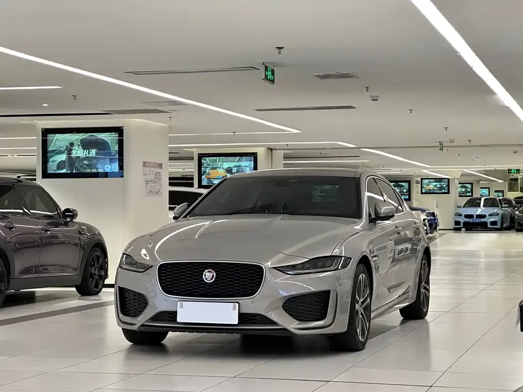 Jaguar XEL — фото 1