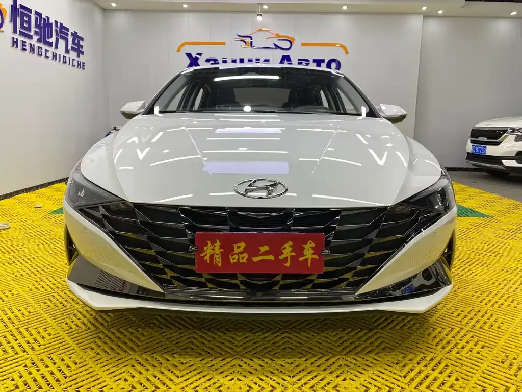 Hyundai Elantra — фото 7