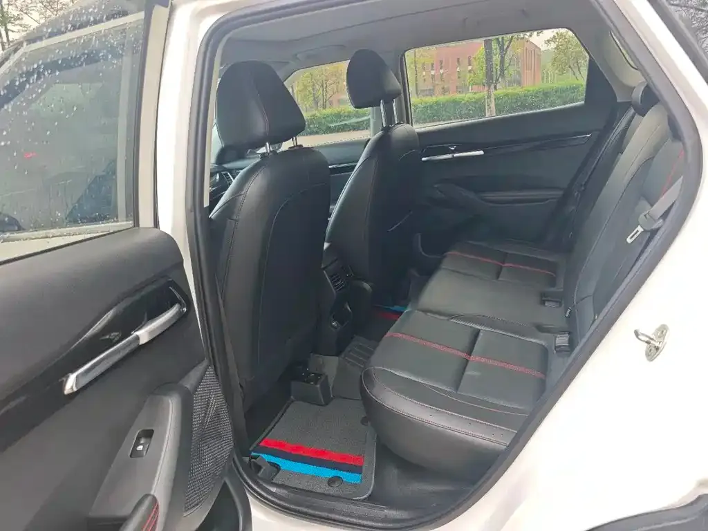 Kia KX3 2023 из CN, фото 3