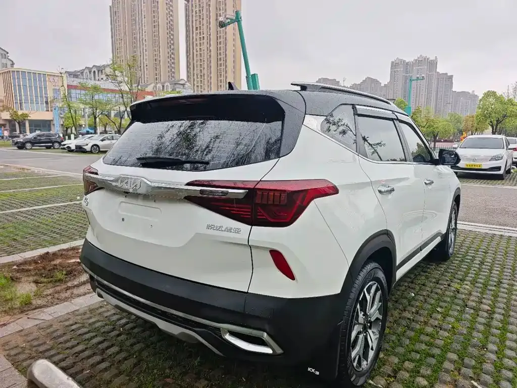Kia KX3 2023 из CN, фото 9