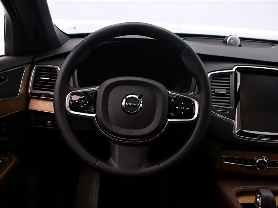 Volvo XC90 — фото 4