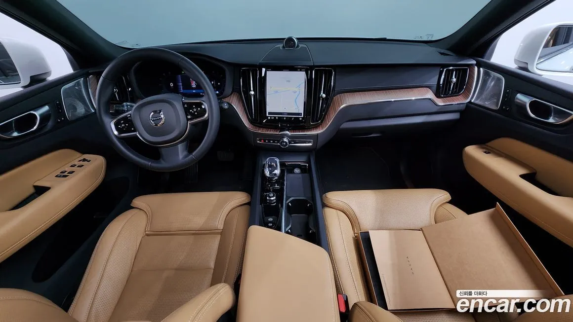 Volvo XC60 — фото 10
