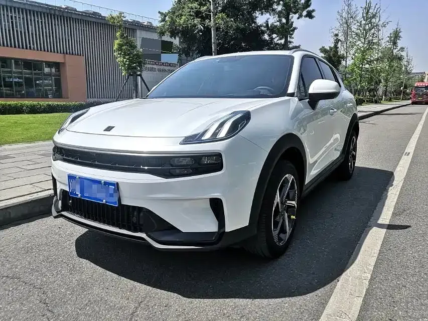 Lynk & Co 06