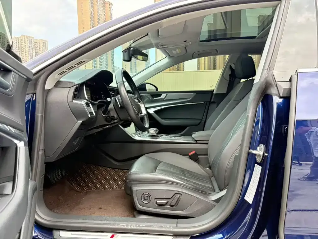 Audi A7 2021 из CN, фото 8