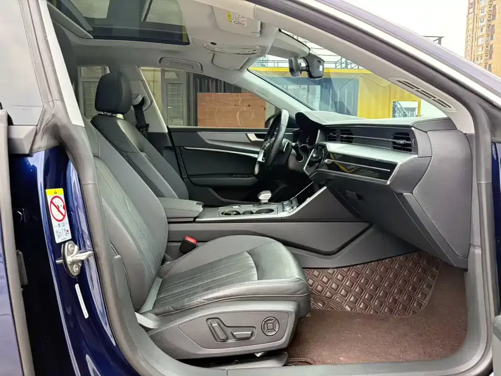 Audi A7 2021 из CN, фото 5