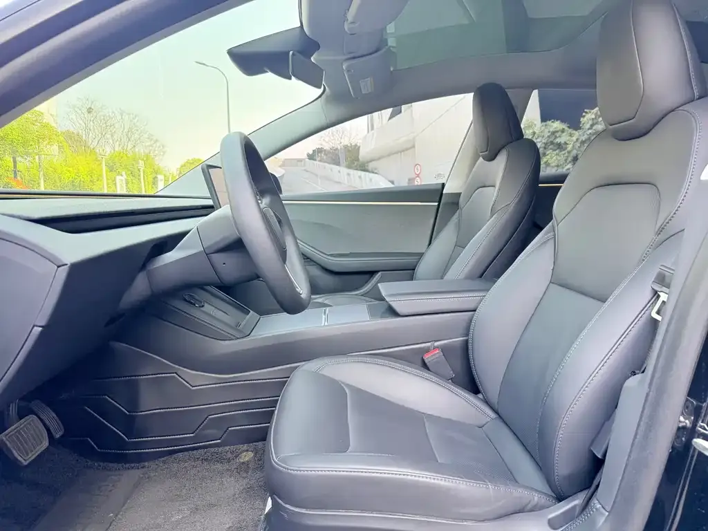 Tesla Model 3 — фото 4