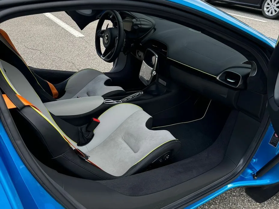 Mclaren Artura 2024 из KR, фото 4
