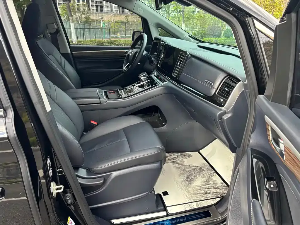 GAC Motor Trumpchi M8 — фото 3