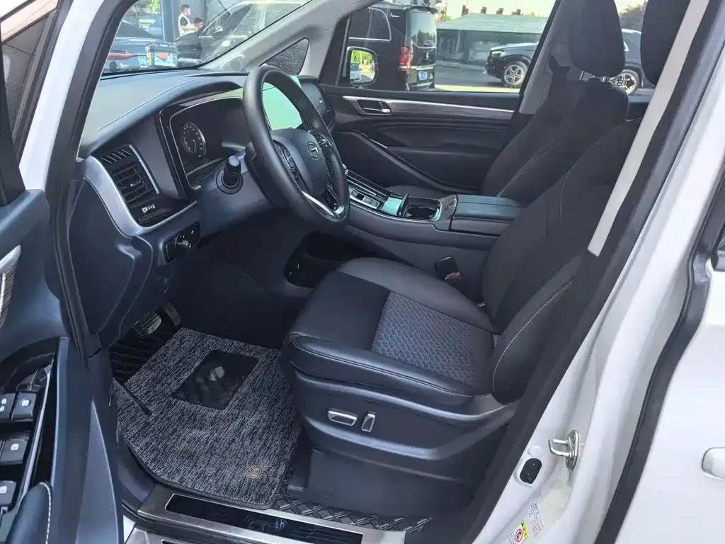 GAC Motor Trumpchi M8 — фото 10