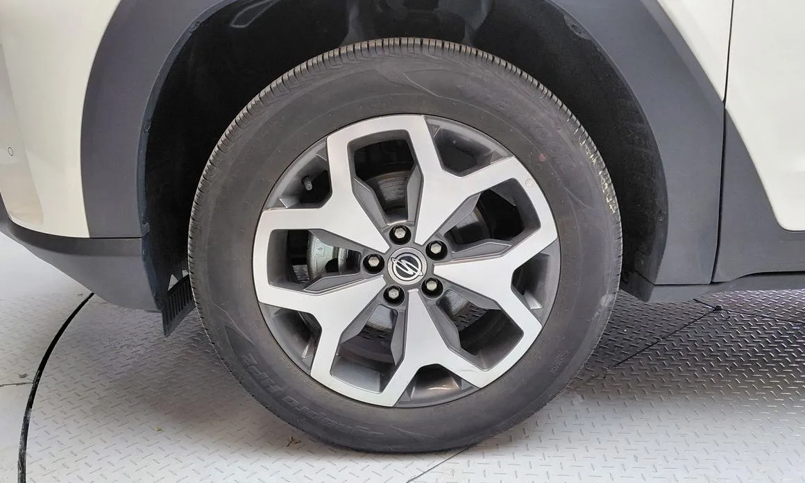 KG Mobility (Ssangyong) Torres — фото 10