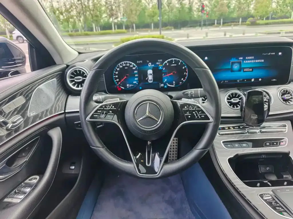 Mercedes-Benz CLS — фото 7