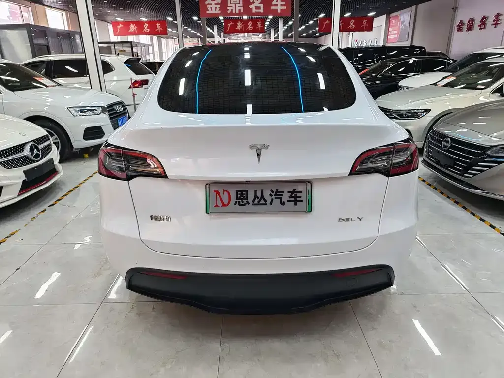 Tesla Model Y — фото 7
