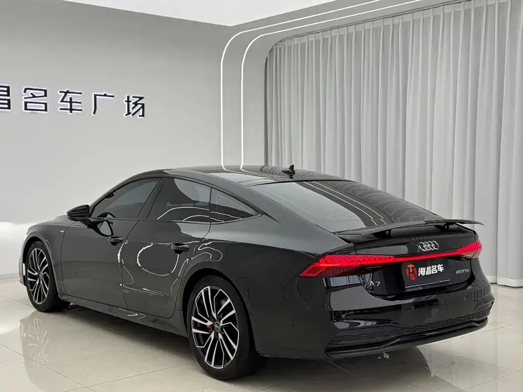 Audi A7 — фото 2