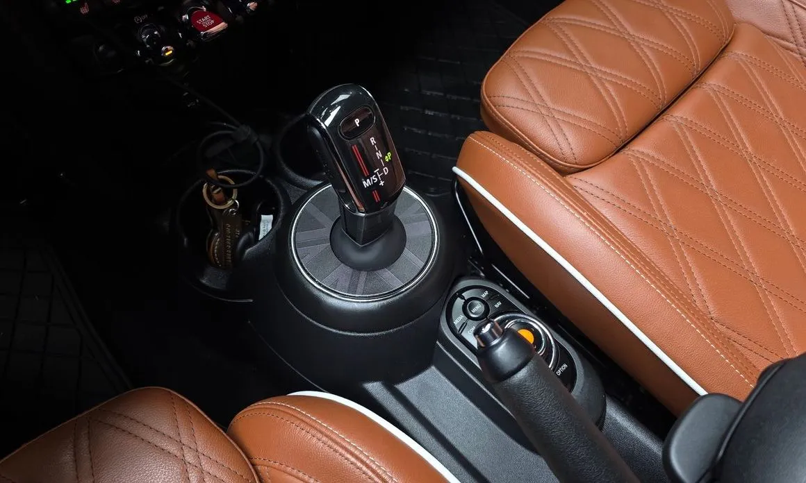 Mini Cooper Convertible 2021 из KR, фото 7