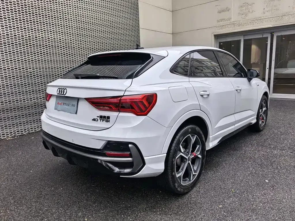 Audi Q3 Sportback — фото 7