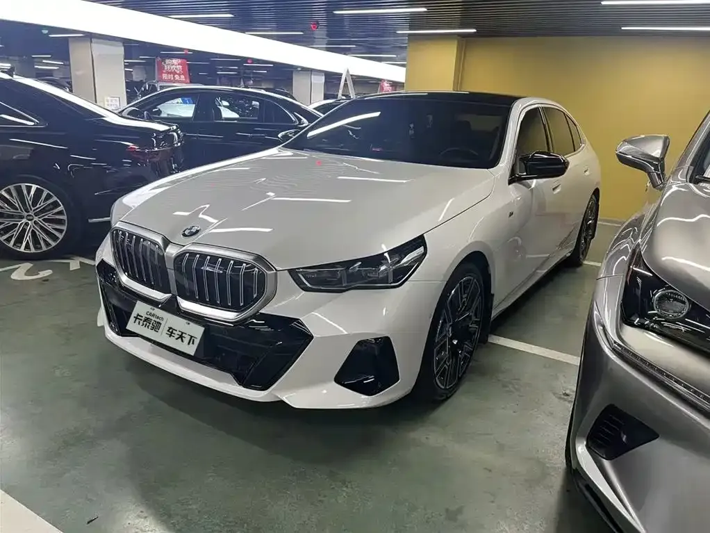 BMW 5 Series — фото 1