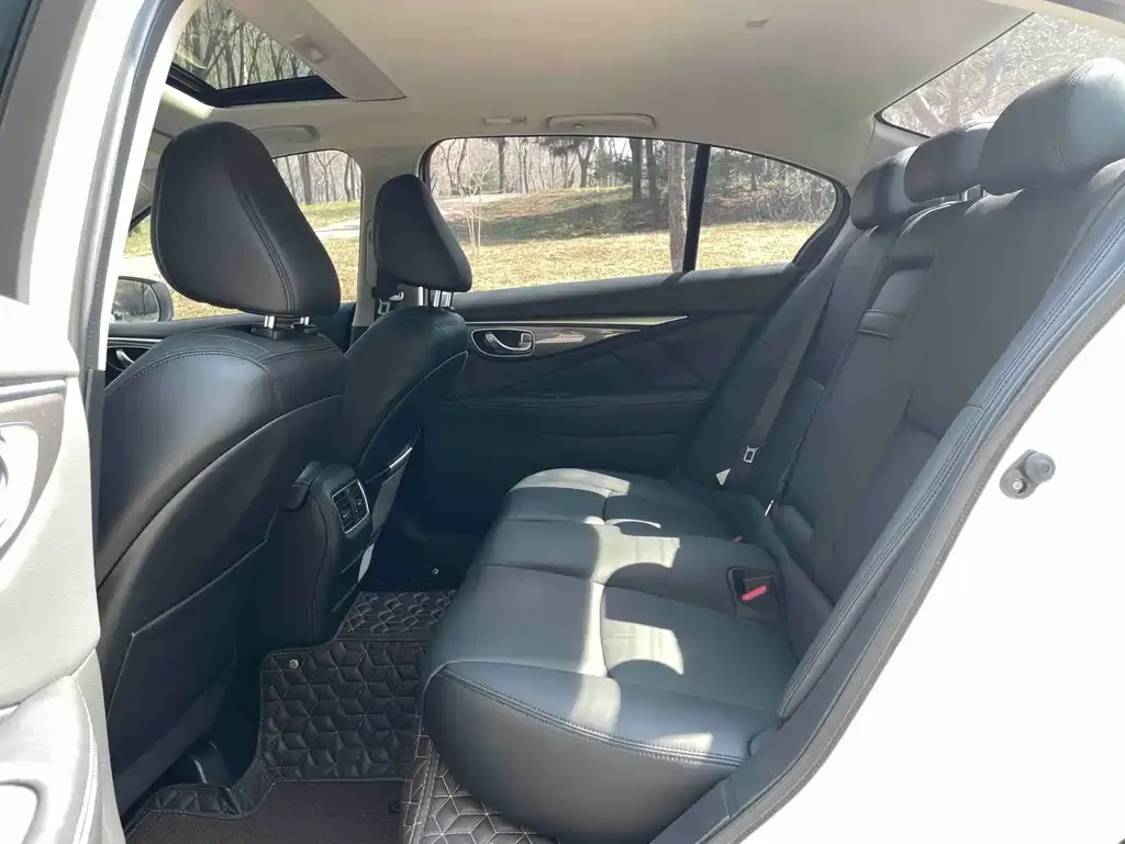 Infiniti Q50L 2021 из CN, фото 2