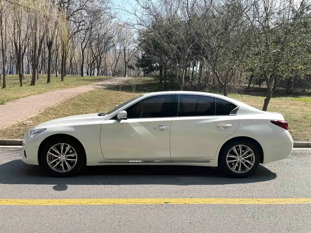 Infiniti Q50L 2021 из CN, фото 4