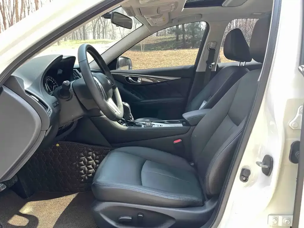 Infiniti Q50L 2021 из CN, фото 7