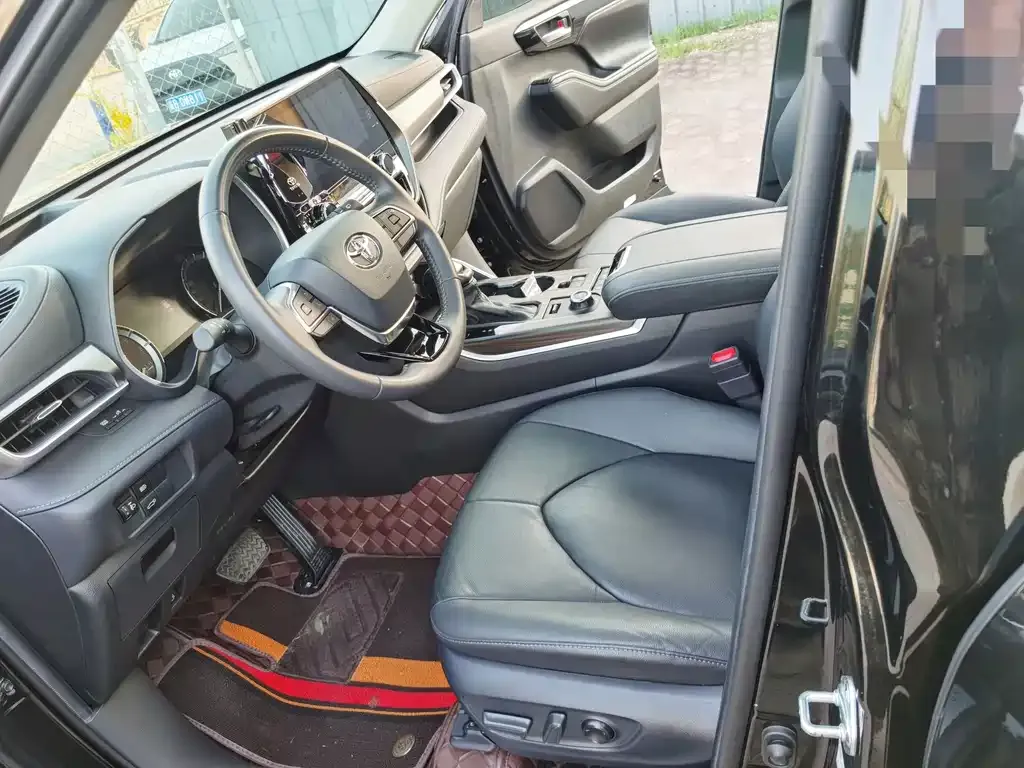 Toyota Highlander — фото 10