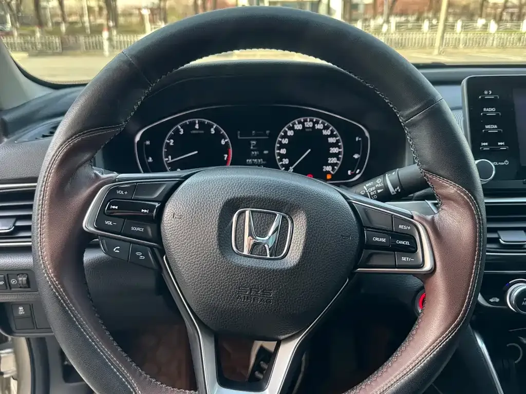 Honda Inspire — фото 10
